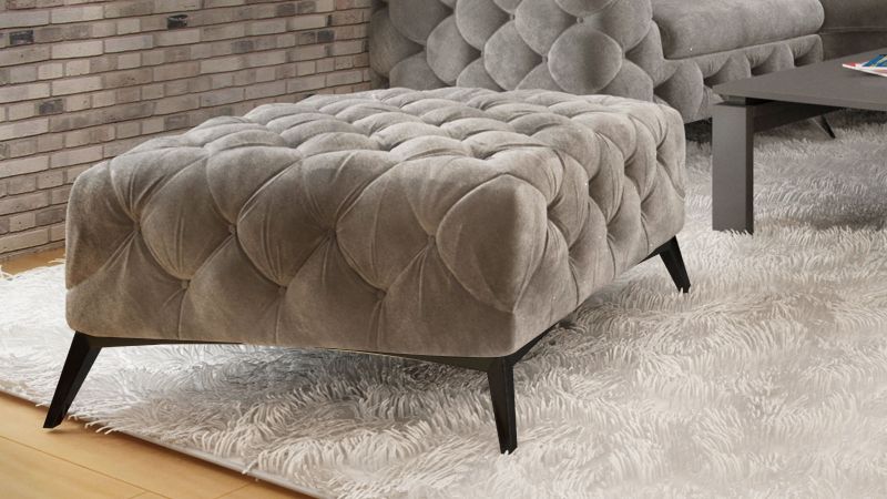 Pouf CASSIS design Chesterfield pieds noir